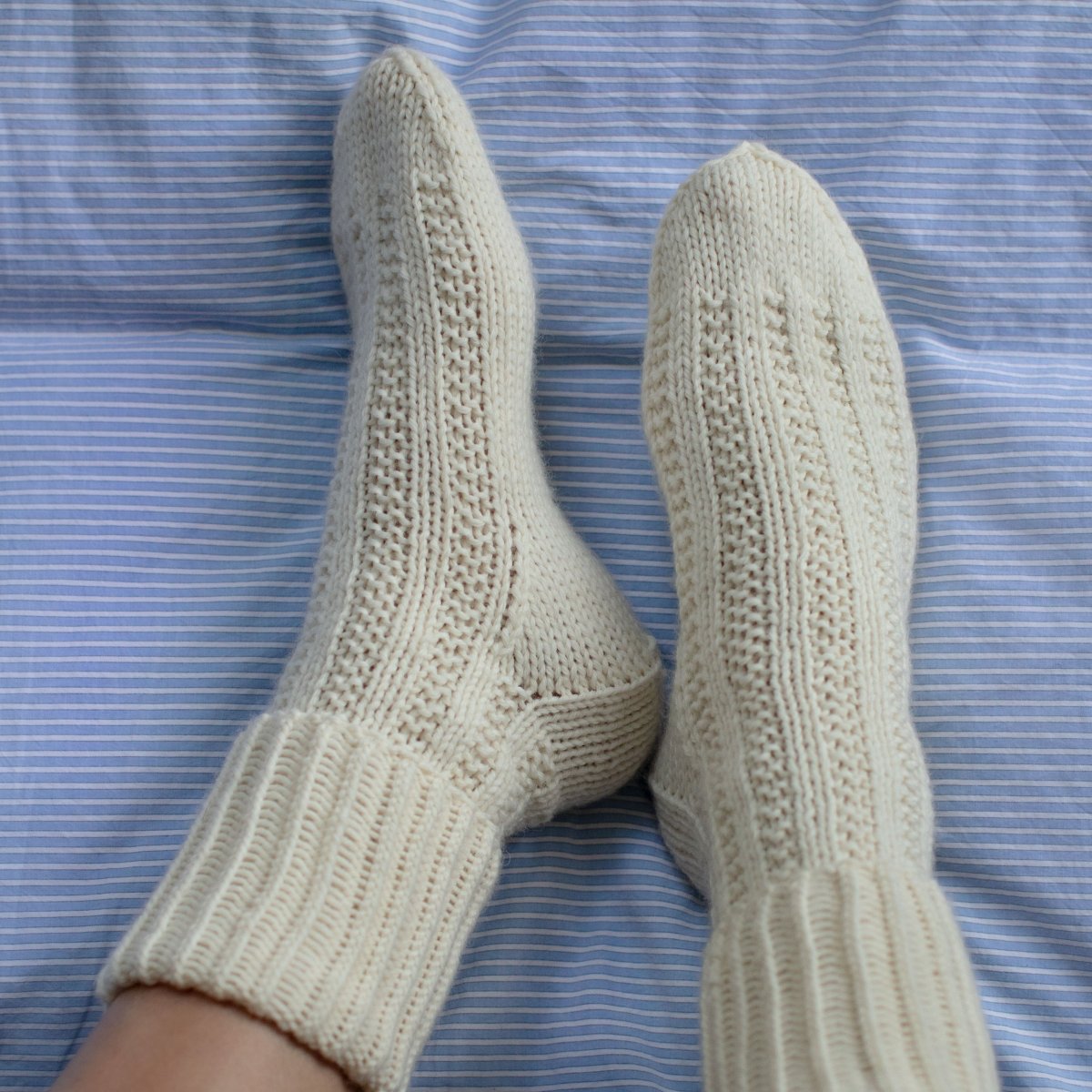 SOLA SOCKS - English knitting pattern by Anne Ventzel